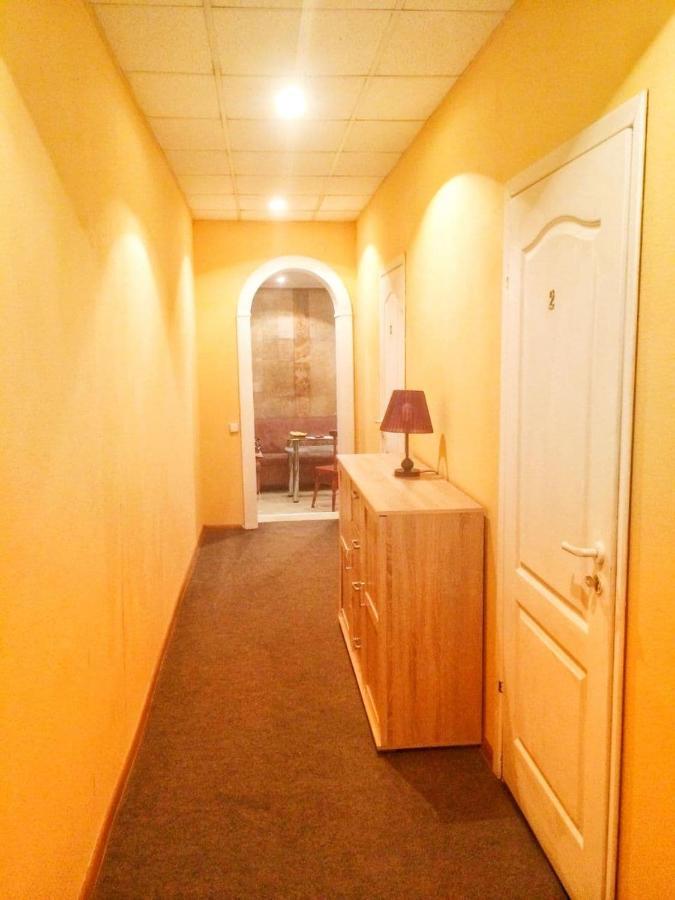 Desyatinnaya Hostel Kiev Ngoại thất bức ảnh